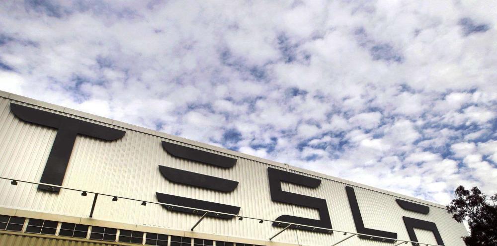 特斯拉停止擴建上海工廠與中美關(guān)系走向的關(guān)聯(lián)分析